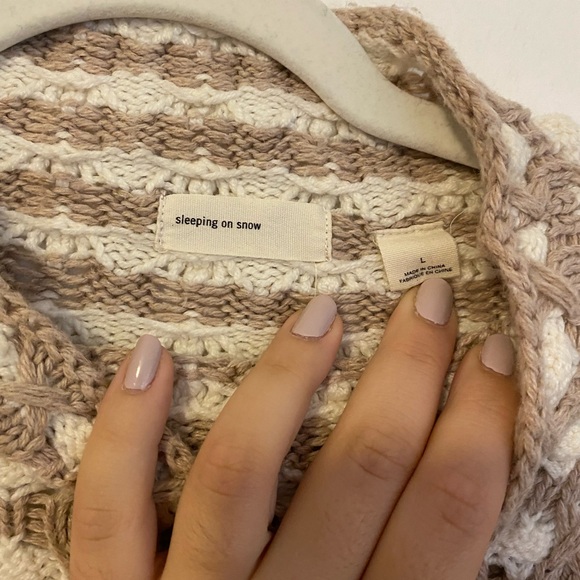 Mock neck knit Scandinavian sweater - Picture 2 of 3